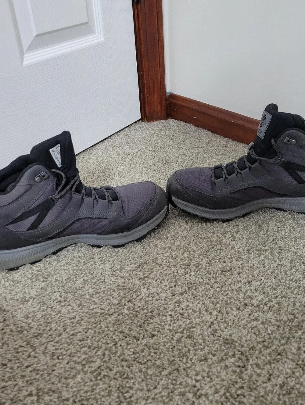 Columbia Men's Re Peak Mid Black / Gray Waterproof Trail Boots, Size 10